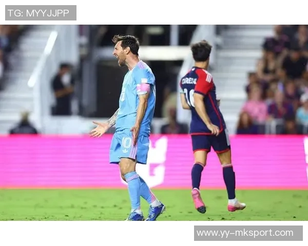 阿尔巴巧妙穿裆助攻迈阿密足球队轻松领先对手4-1 阿尔巴巧妙穿裆助攻迈阿密足球队轻松领先对手4-1