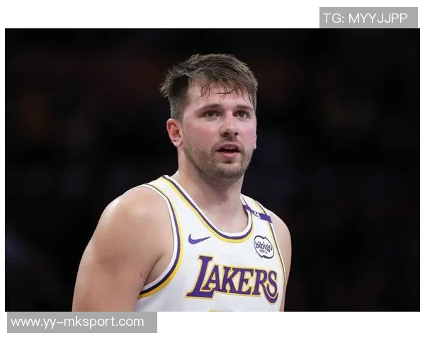 帕里什称赞东契奇体能提升赛后表现显著改善不再体力不支