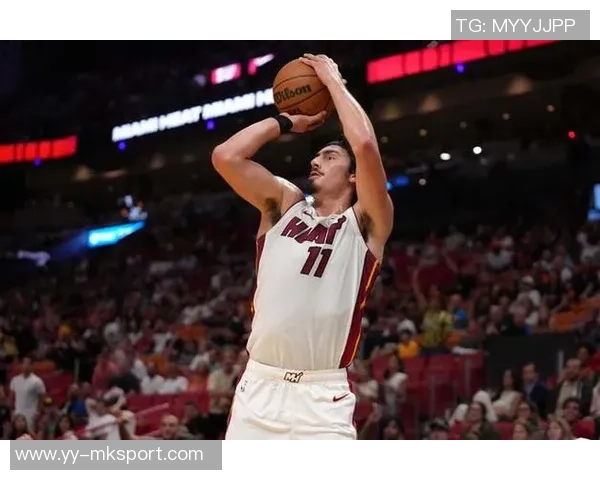 哈克斯强调下半场开局需全力进攻保持领先优势